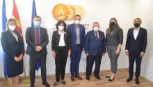 Заедничка фотографија на претставниците на двете страни