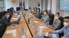 Двете делегации за време на средбата 
